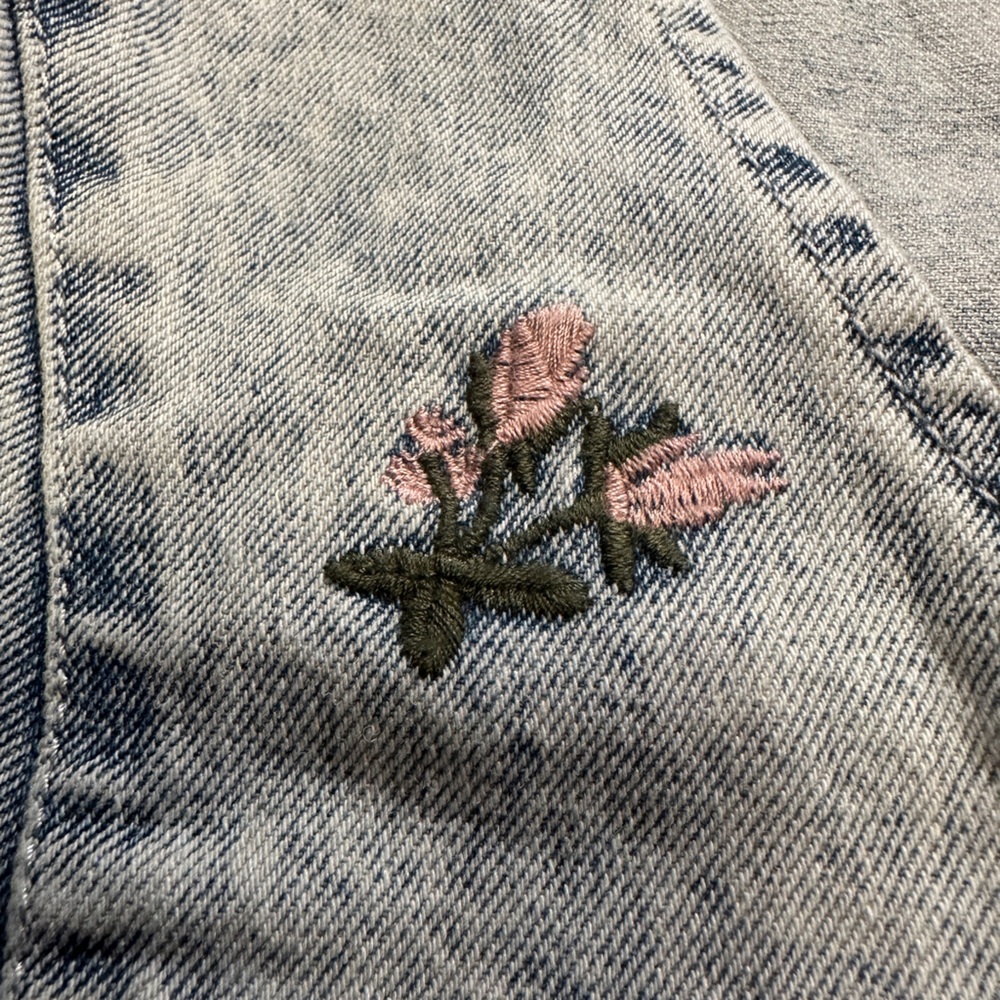 NWT Stoosh Denim Vest with pink floral embroidery - Picture 6 of 6